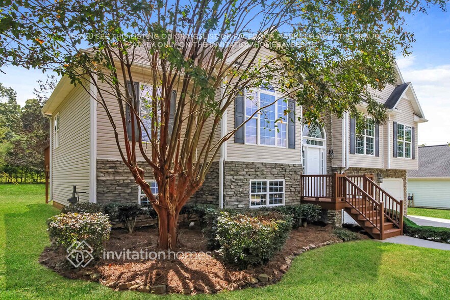 Building Photo - 19 Jamestowne Dr