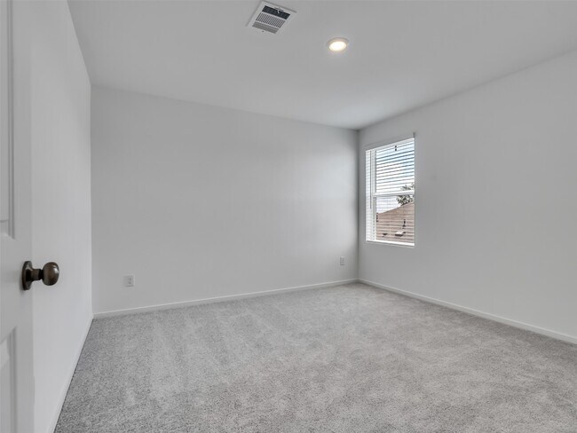Building Photo - 921 Capracotta Dr