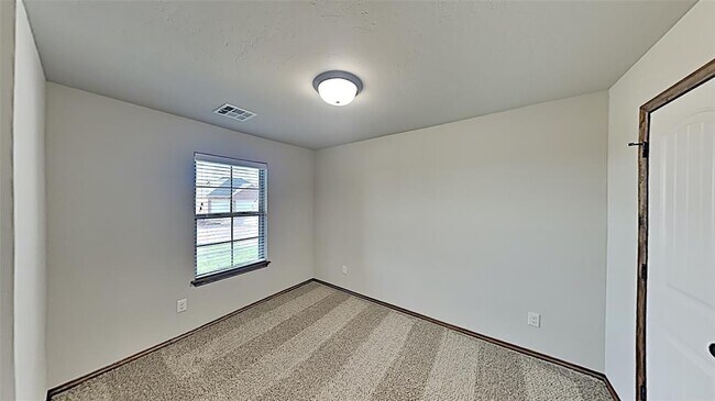 Building Photo - 5521 Cheyenne Rd