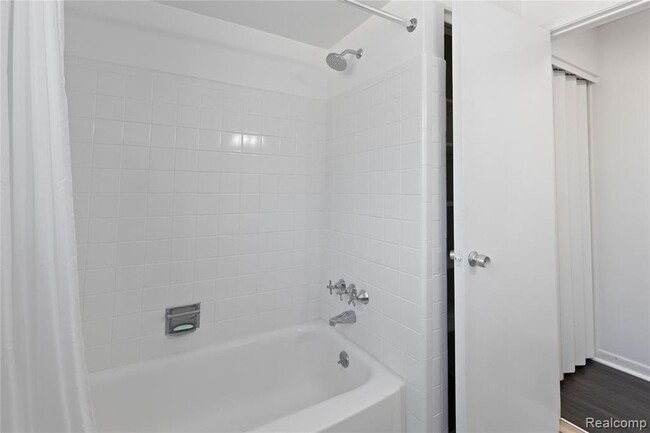 Building Photo - 11611 Morang Ave