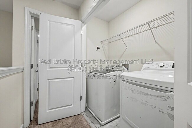 Building Photo - 3914 Townes Blvd