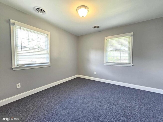 Building Photo - 8681 Mar Lynn Dr