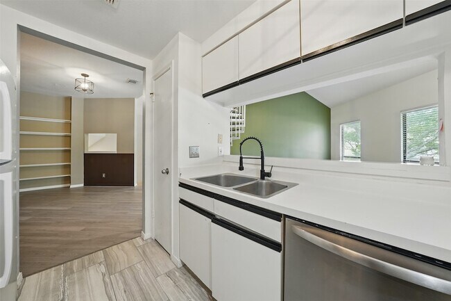 Building Photo - 4144 Greystone Way