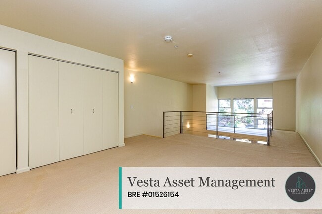 Building Photo - Lower Pacific Heights: Spacious 2-Level  L...