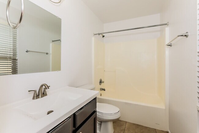 Building Photo - 6061 S Wilson Dr