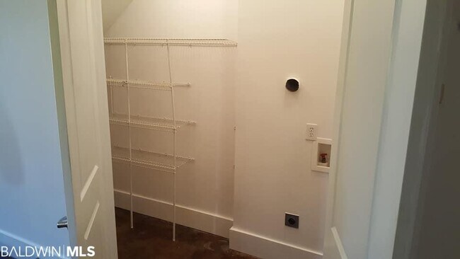 Building Photo - 214 Cody Ln