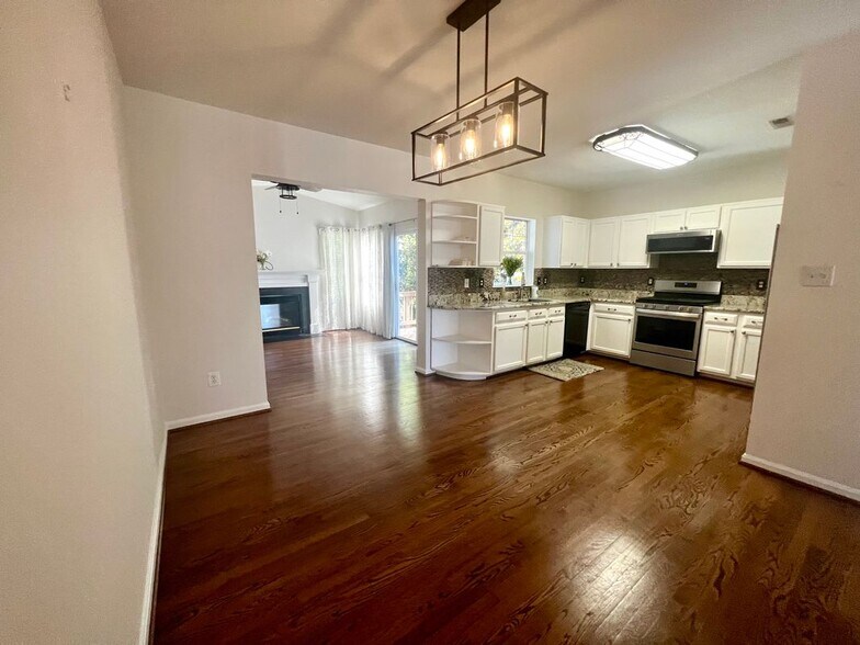 Building Photo - 206 Connery Terrace SW