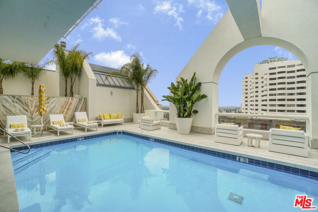Building Photo - 10520 Wilshire Blvd