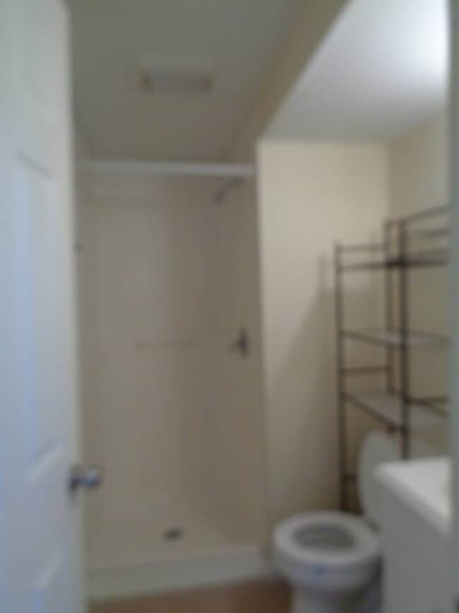 Building Photo - Nice updated unit on the north end of the Island