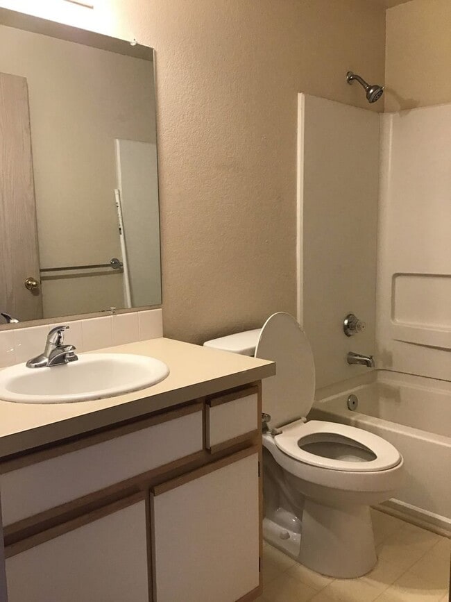 Building Photo - 7292 SE Thiessen Rd