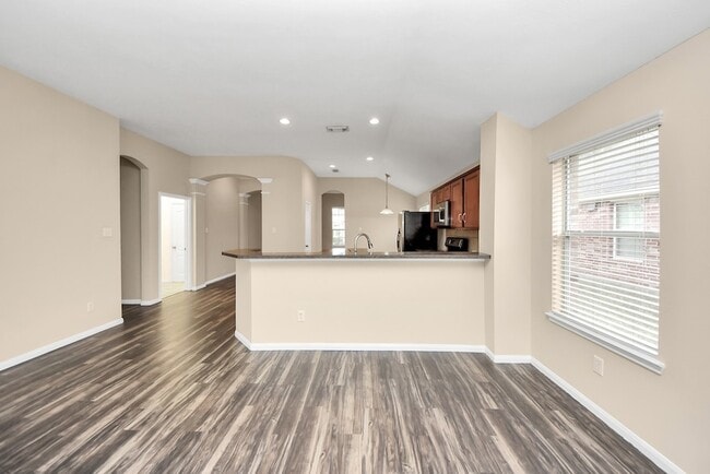 Building Photo - 1722 Lansing Cove Dr