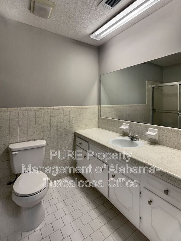 Building Photo - 4417 4th Ave E