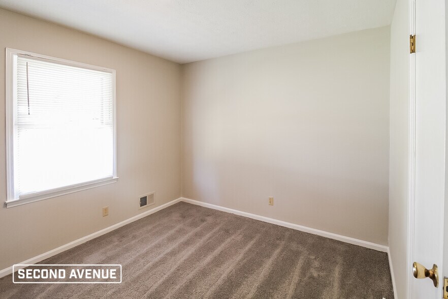 Building Photo - 721 Bluebird Dr SE