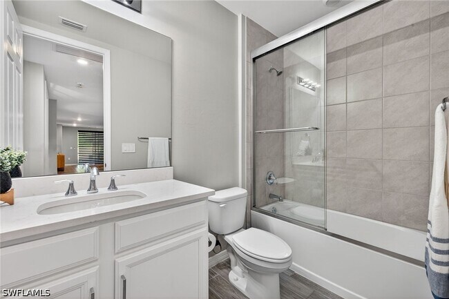 Building Photo - 14567 Edgewater Cir