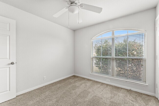 Building Photo - 216 Teron Dr