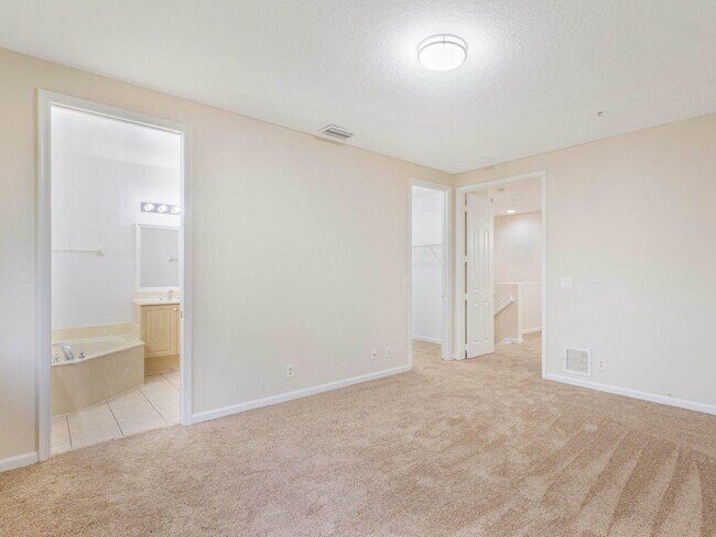 Building Photo - Coventry Townhomes