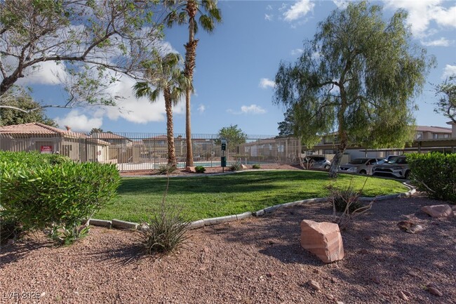 Building Photo - 7300 W Pirates Cove Rd