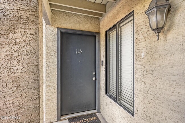 Building Photo - 1241 N 48th St