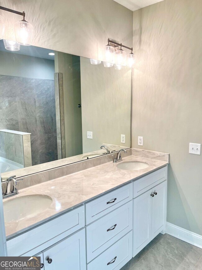 Building Photo - 160 The Villas Wy