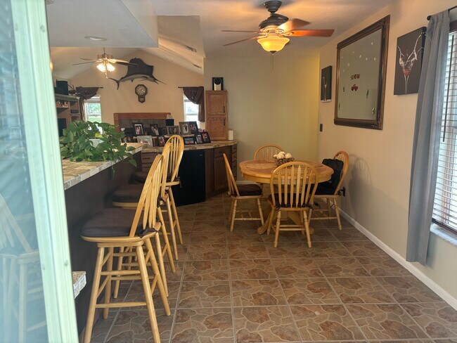 Building Photo - 212 Jefferson Ave