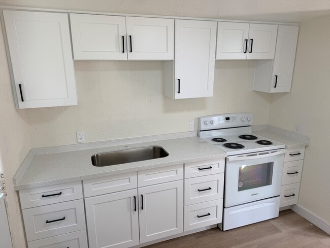 Building Photo - 481 S Tremont St