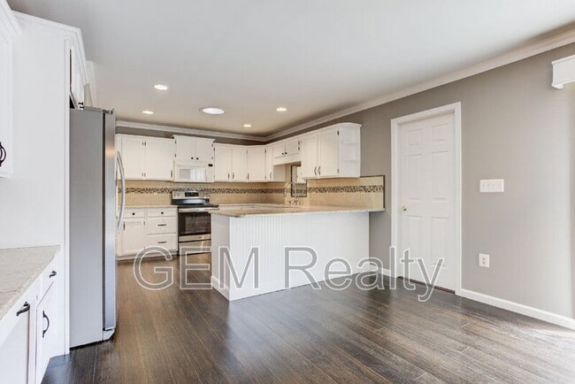 Building Photo - 15617 Mockingbird Ln