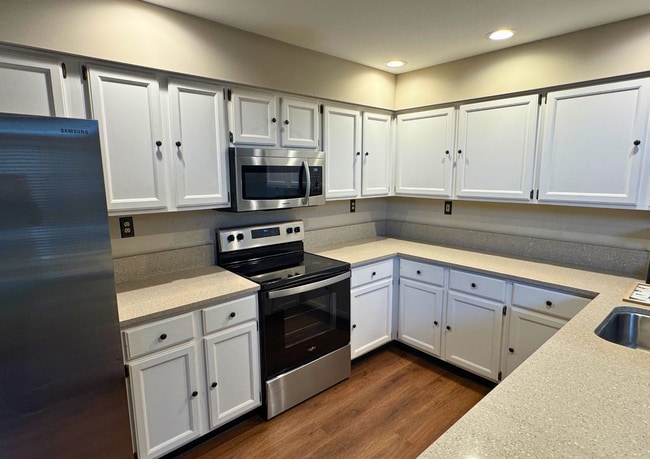 Building Photo - 3 Bed 3 Bath End Unit Townhome in Marsh Harbour Community of Downingtown