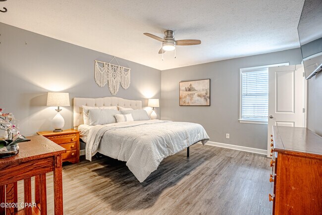 Building Photo - 1112 Colorado Ave