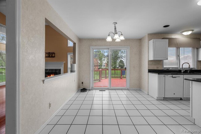 Building Photo - 45419 Glengarry Blvd