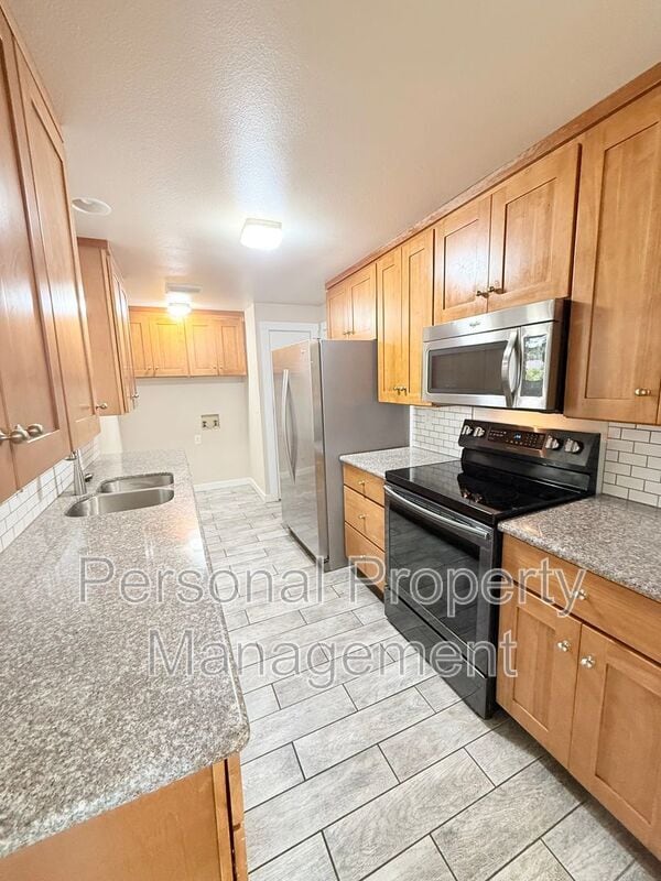 Building Photo - 1803 SE Blairmont Dr