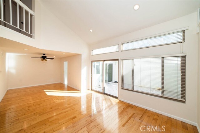 Building Photo - 13 Morena