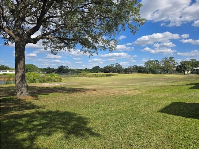 Building Photo - 520 Fairways Cir