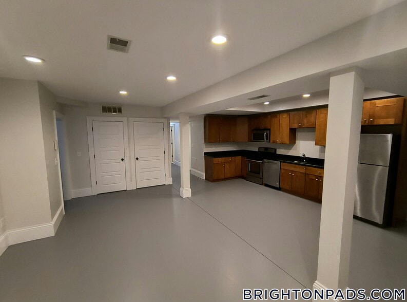 Building Photo - 29 Commonwealth Terrace