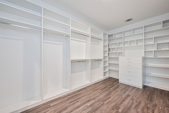 Building Photo - 12518 Pelican Bay Dr