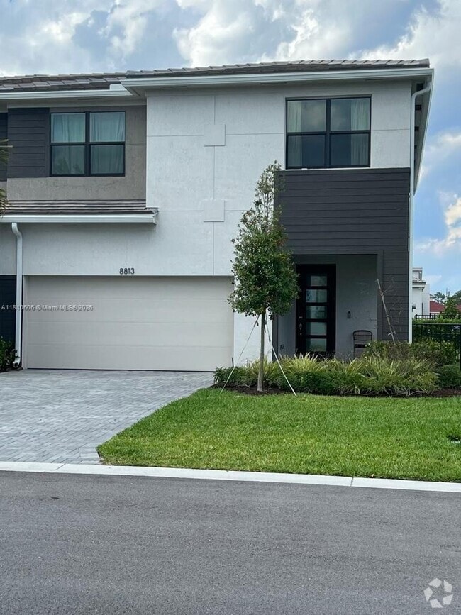 Building Photo - 8813 Antarus Dr