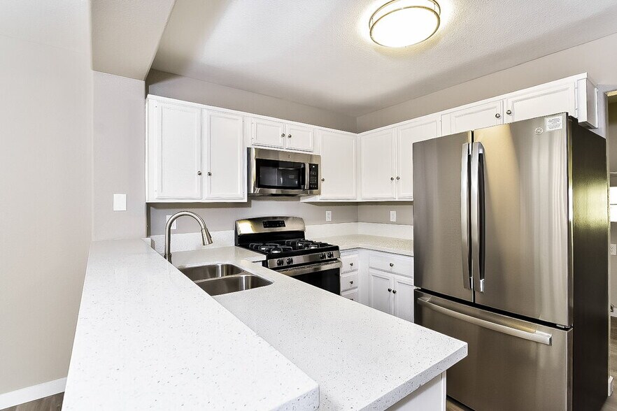 Building Photo - 3451 White Mission Dr