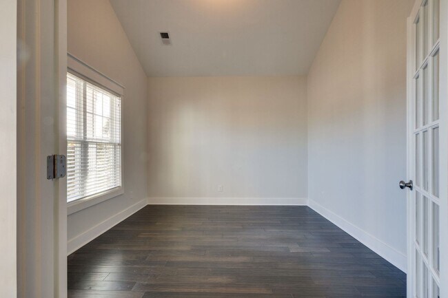 Building Photo - Beautiful Home in Lawton Station!