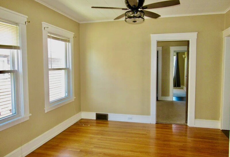 Building Photo - 818 Amherst St