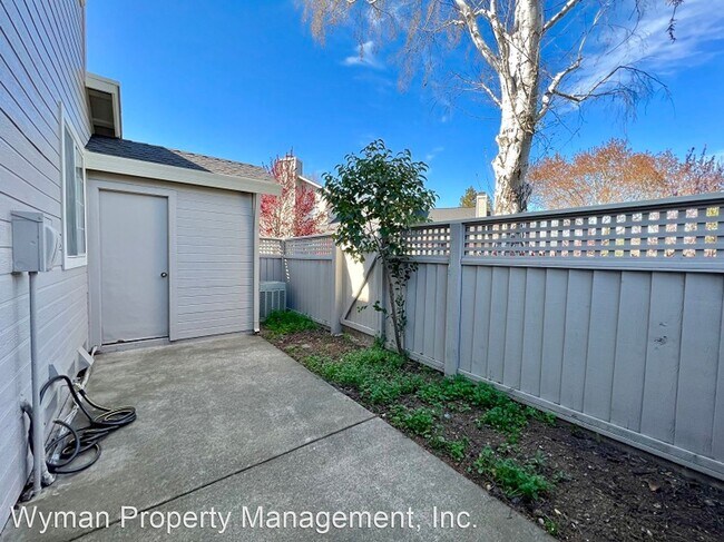 Building Photo - 2 br, 2.5 bath House - 36 Valley Club Circle
