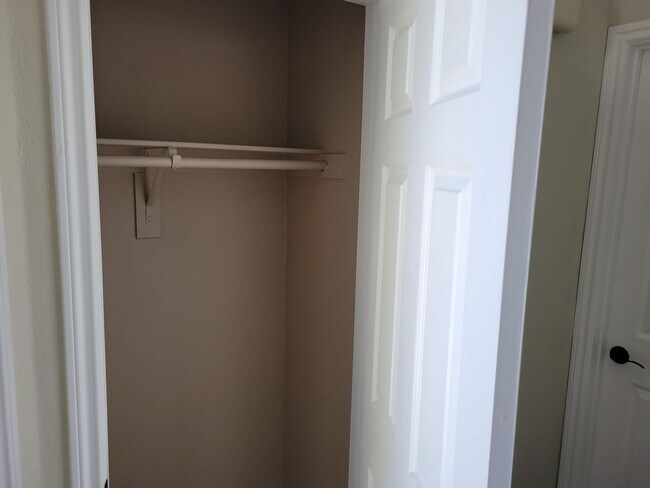 Building Photo - Beautiful SW home Annual Ridge