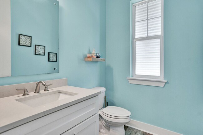 Building Photo - Luxury Beach Living Just Two Blocks from the Ocean – 4 Bed/3 Bath Fully Furnished Jacksonville Be...