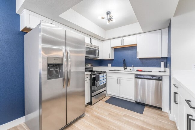 Building Photo - Modern Condo Living in Summerlin!
