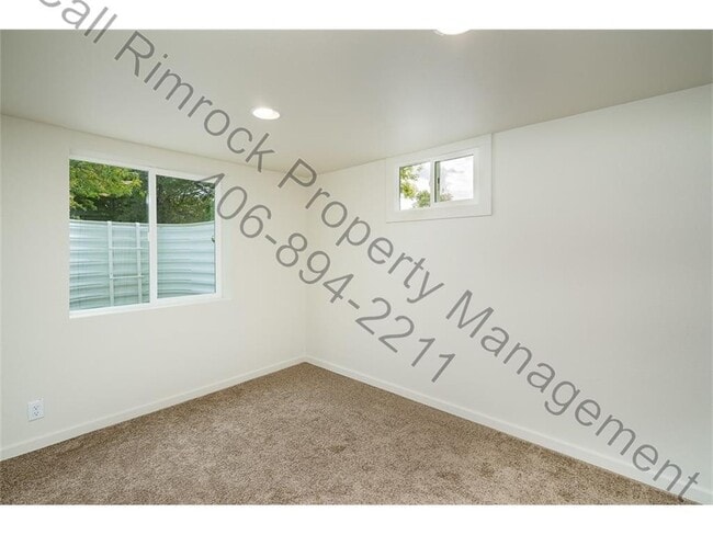 Building Photo - 3329 Poly Dr