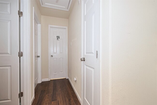 Building Photo - 3327 Bluebird Park Ln