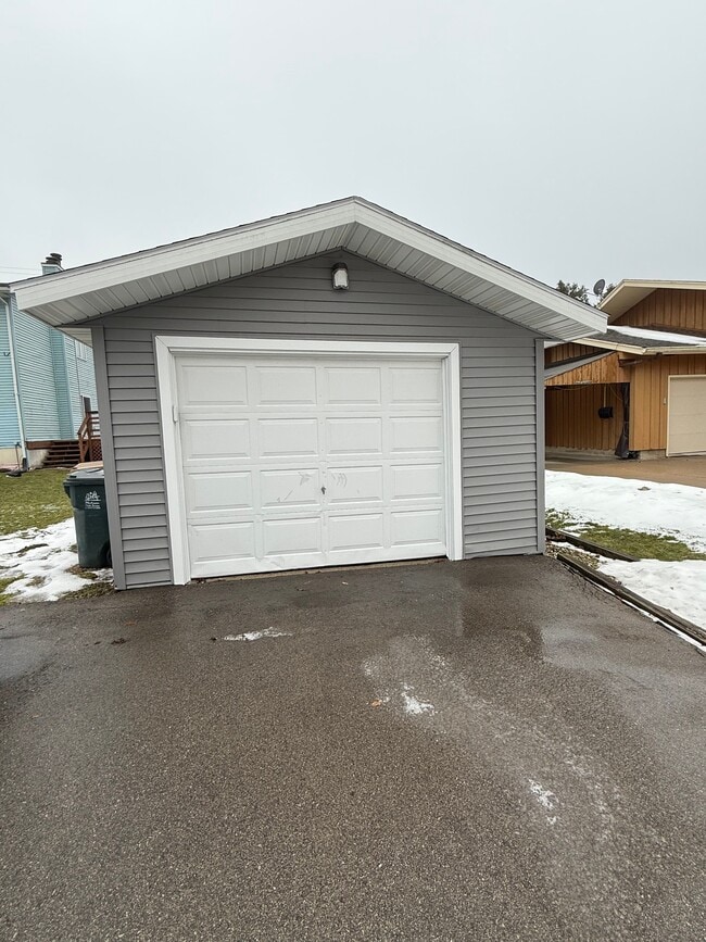 Building Photo - 2006 Floyd Pl