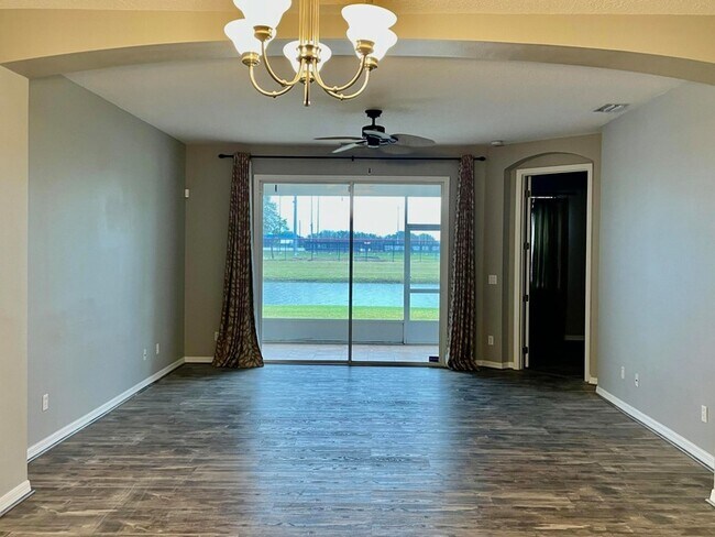 Building Photo - 5757 Tamarac Dr