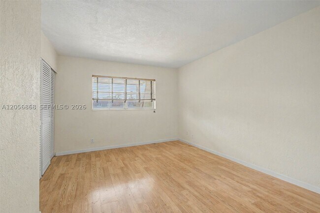 Building Photo - 6709 N Kendall Dr