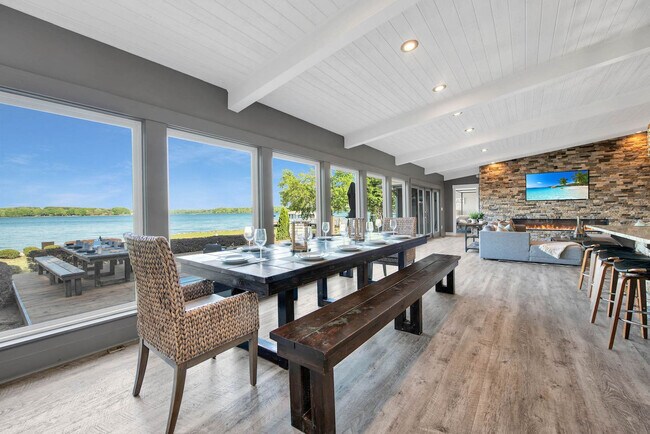 Building Photo - 643 Isle of Pines Rd
