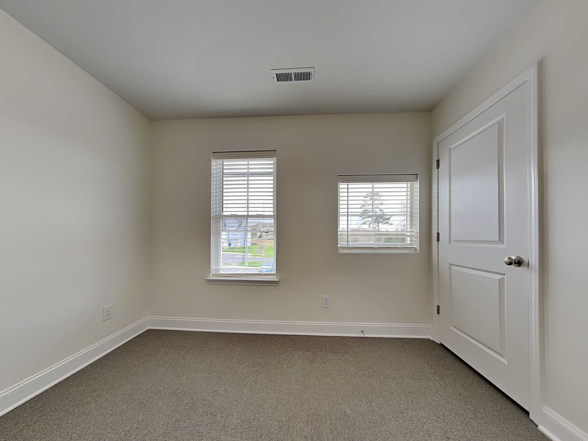 Building Photo - 2395 Eagle Creek Ct