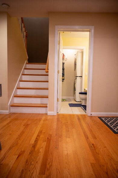 Building Photo - 11 Chapin St
